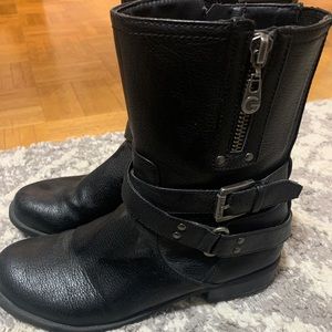 GbyGuess black fall boots